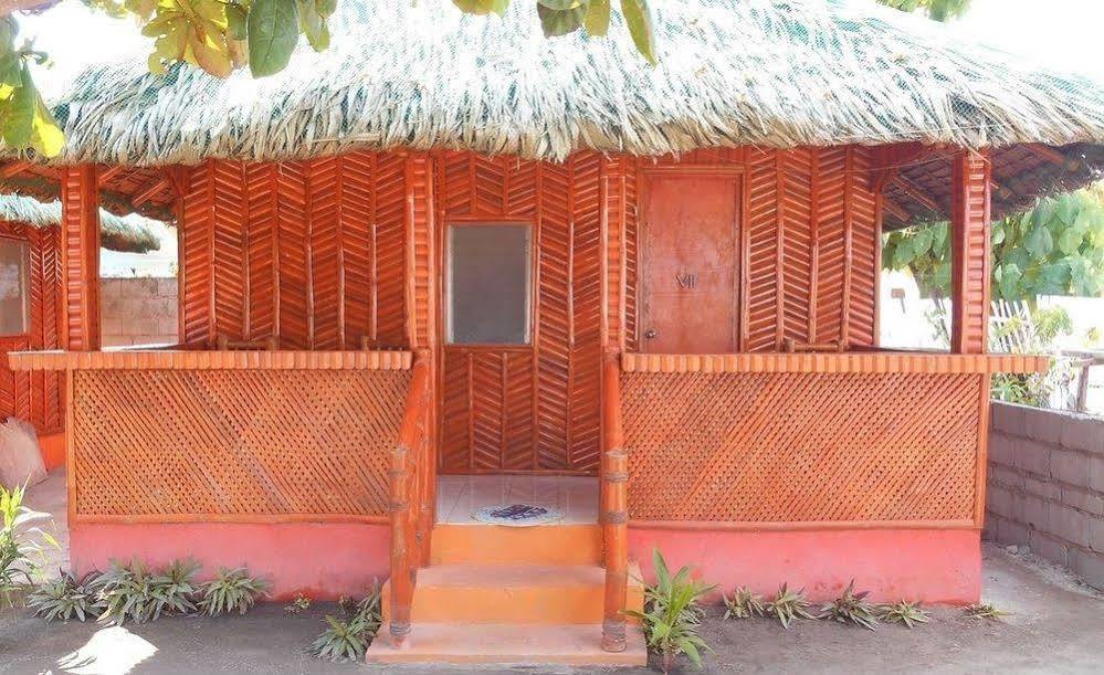 Pareja Tourist Inn Pulau Malapascua Bagian luar foto