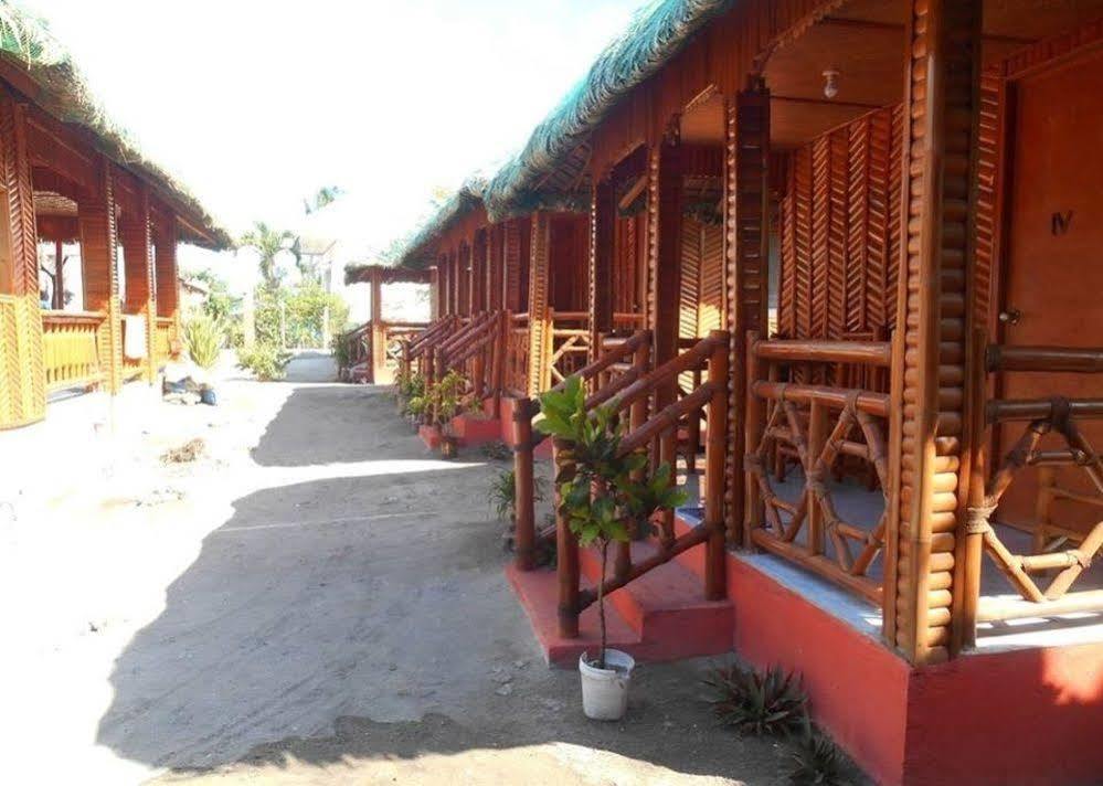 Pareja Tourist Inn Pulau Malapascua Bagian luar foto