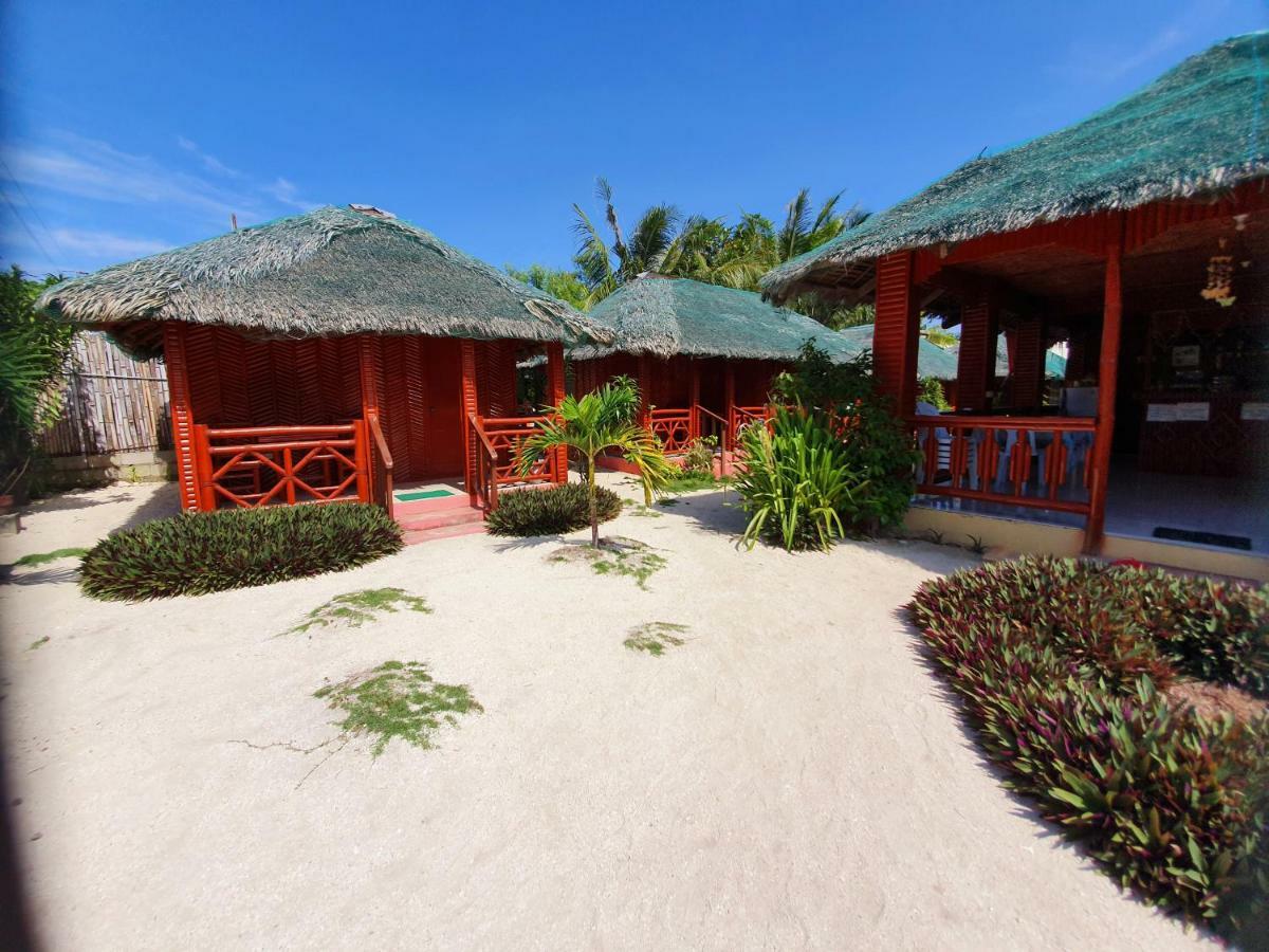 Pareja Tourist Inn Pulau Malapascua Bagian luar foto